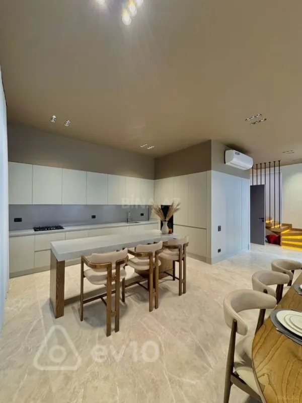 Kirayə verilir 4 otaqlı həyət evi 200 m²