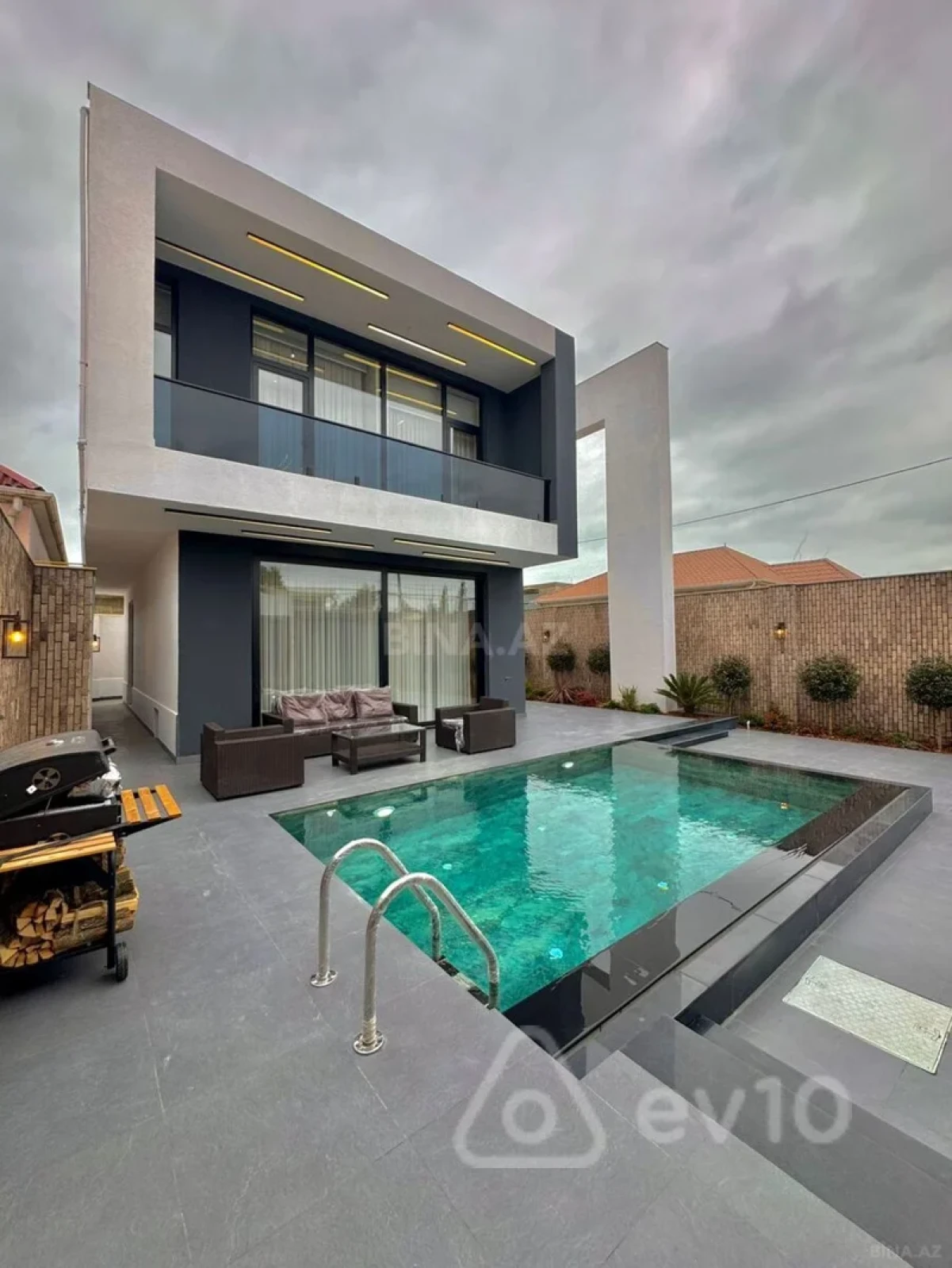 Kirayə verilir 4 otaqlı həyət evi 200 m²