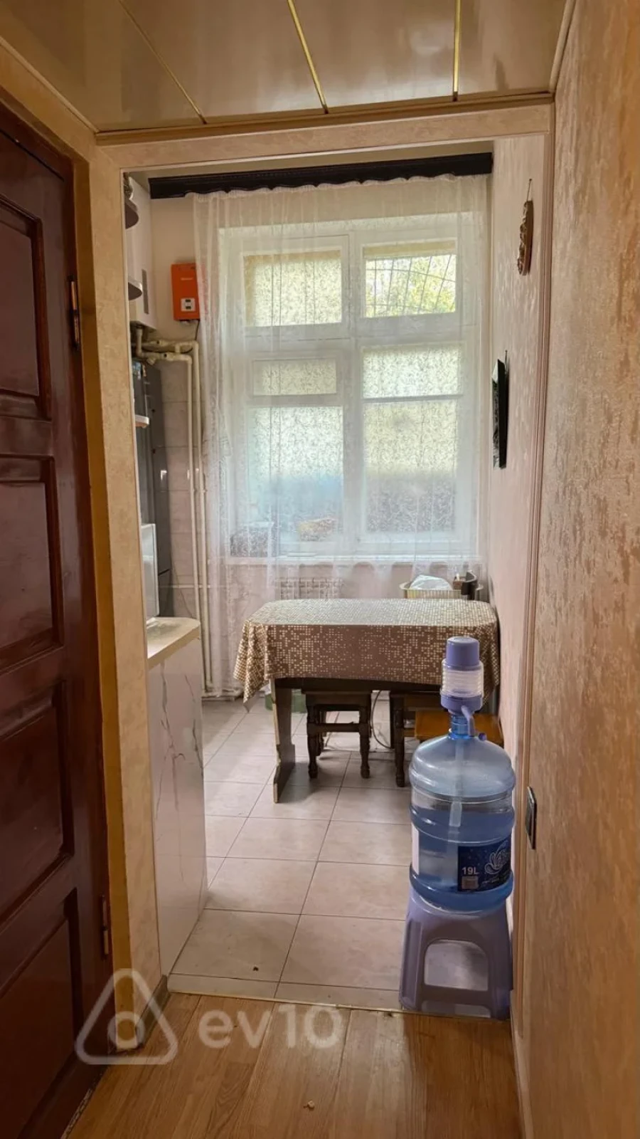 Kirayə verilir 2 otaqlı köhnə tikili 50 m²