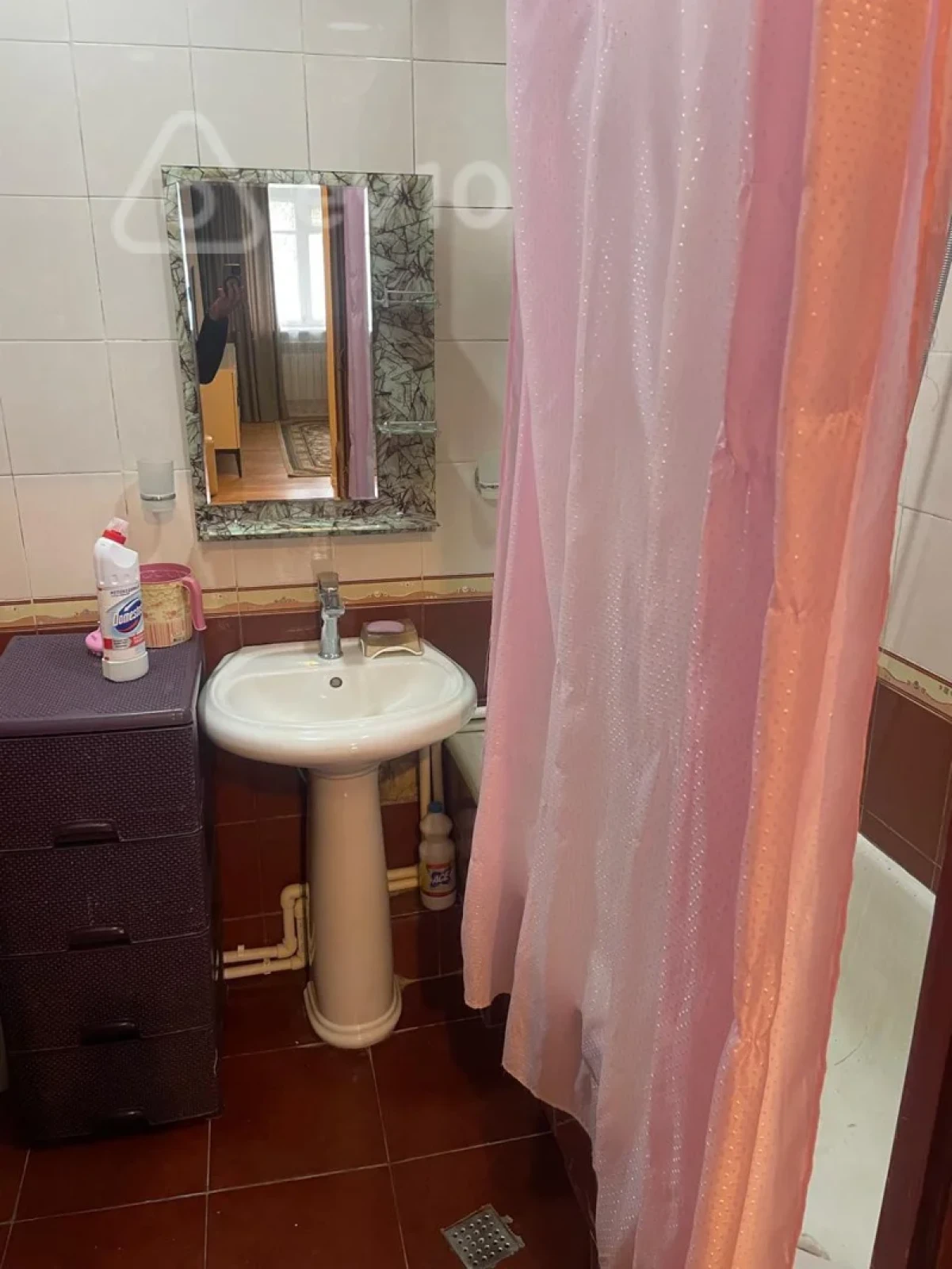 Kirayə verilir 2 otaqlı köhnə tikili 50 m²