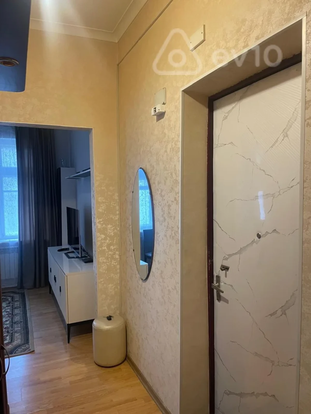 Kirayə verilir 2 otaqlı köhnə tikili 50 m²