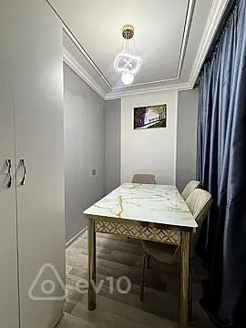 Kirayə verilir 2 otaqlı köhnə tikili 44 m²