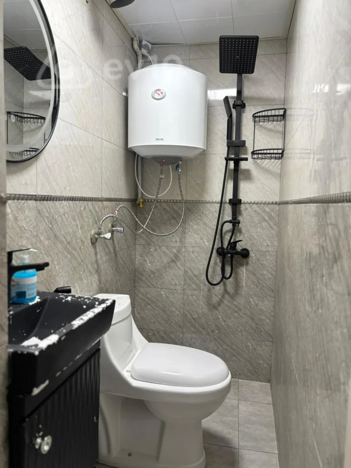 Kirayə verilir 2 otaqlı köhnə tikili 44 m²