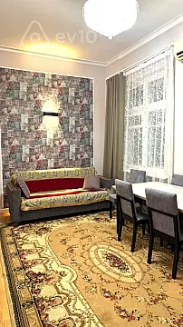 Kirayə verilir 2 otaqlı köhnə tikili 50 m²