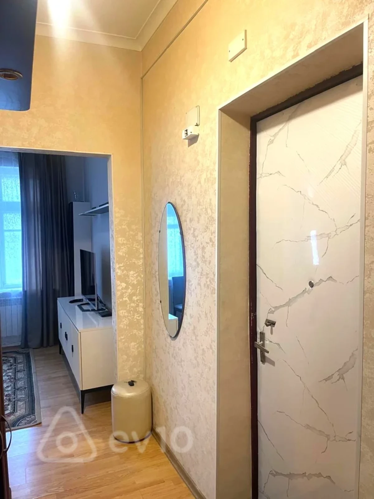 Kirayə verilir 2 otaqlı köhnə tikili 50 m²