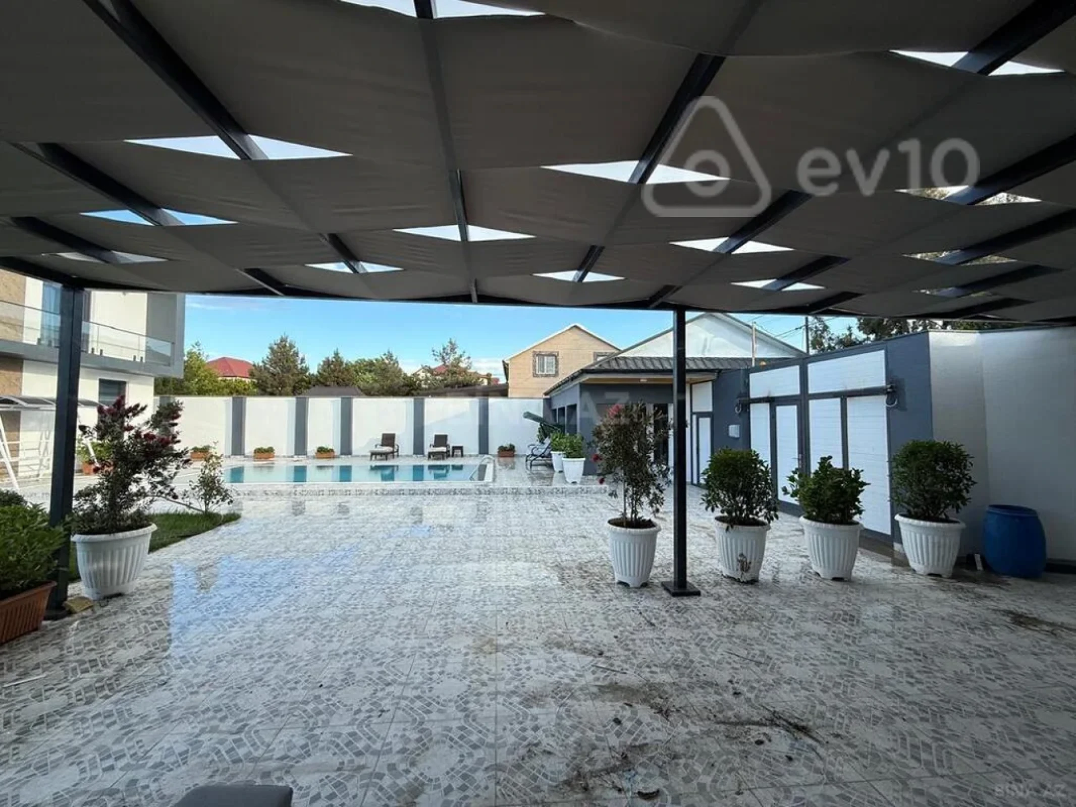 Kirayə verilir 5 otaqlı həyət evi 250 m²