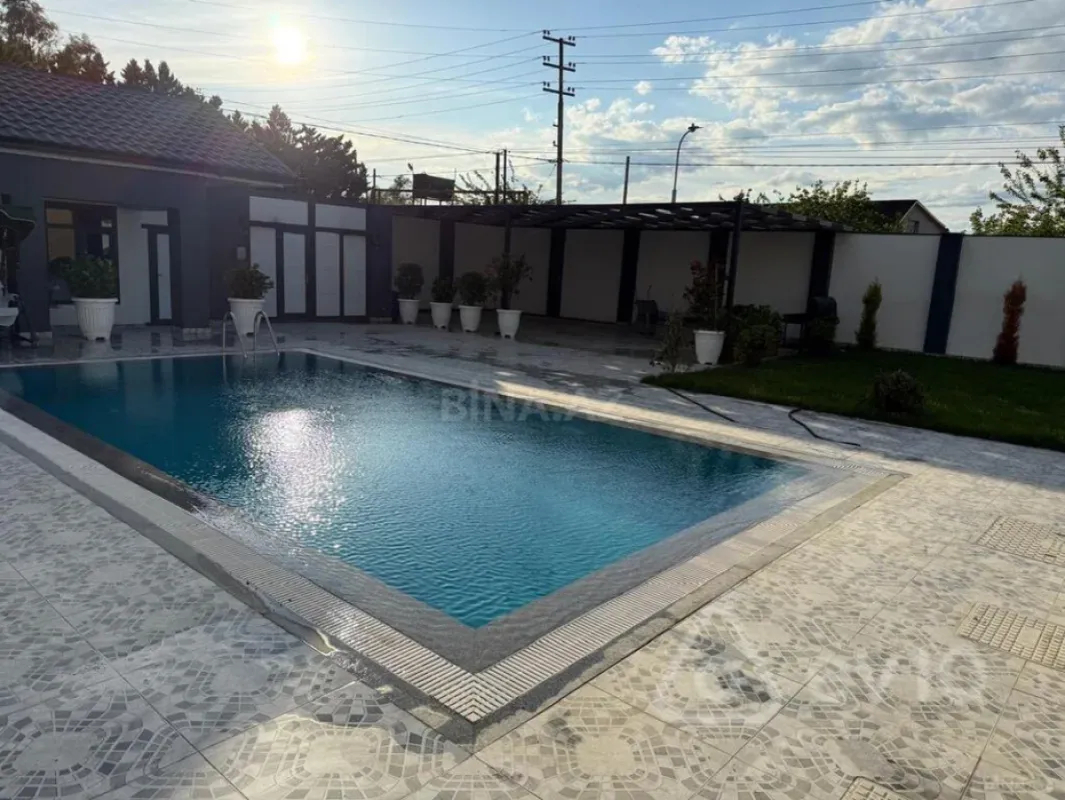 Kirayə verilir 5 otaqlı həyət evi 250 m²