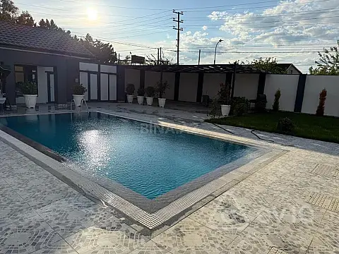 Kirayə verilir 5 otaqlı həyət evi 250 m²
