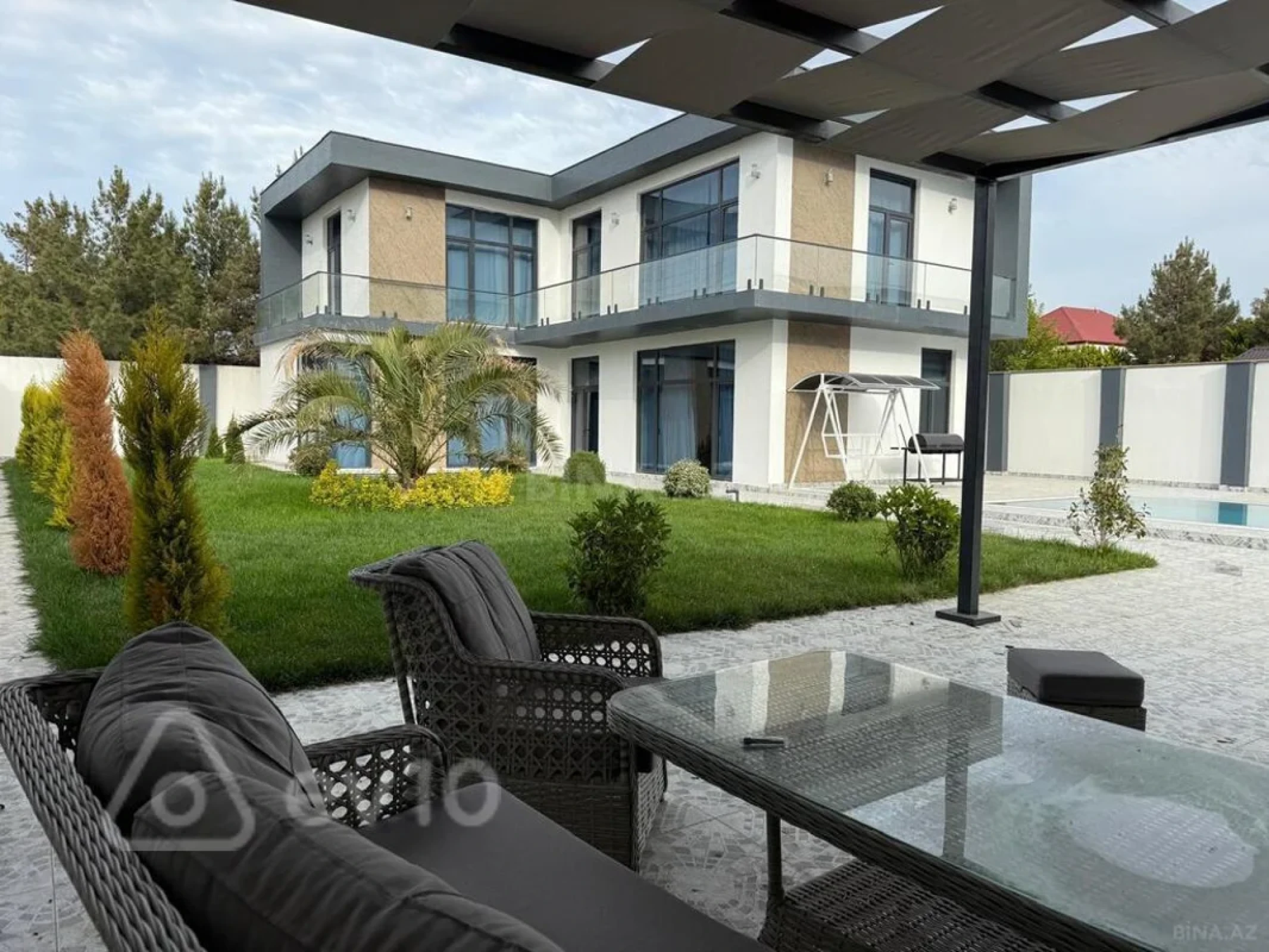 Kirayə verilir 5 otaqlı həyət evi 250 m²