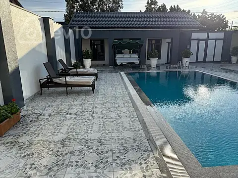 Kirayə verilir 5 otaqlı həyət evi 250 m²