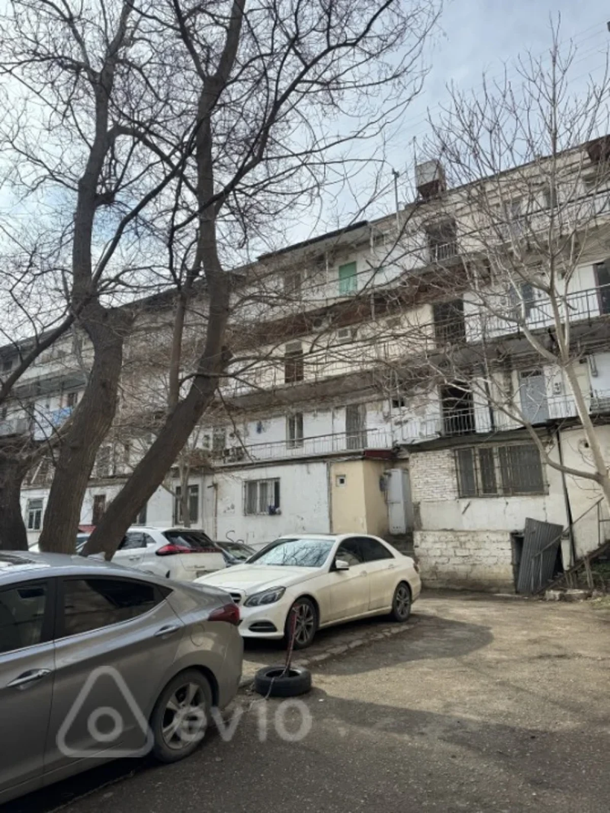 Satılır 2 otaqlı köhnə tikili 45 m²