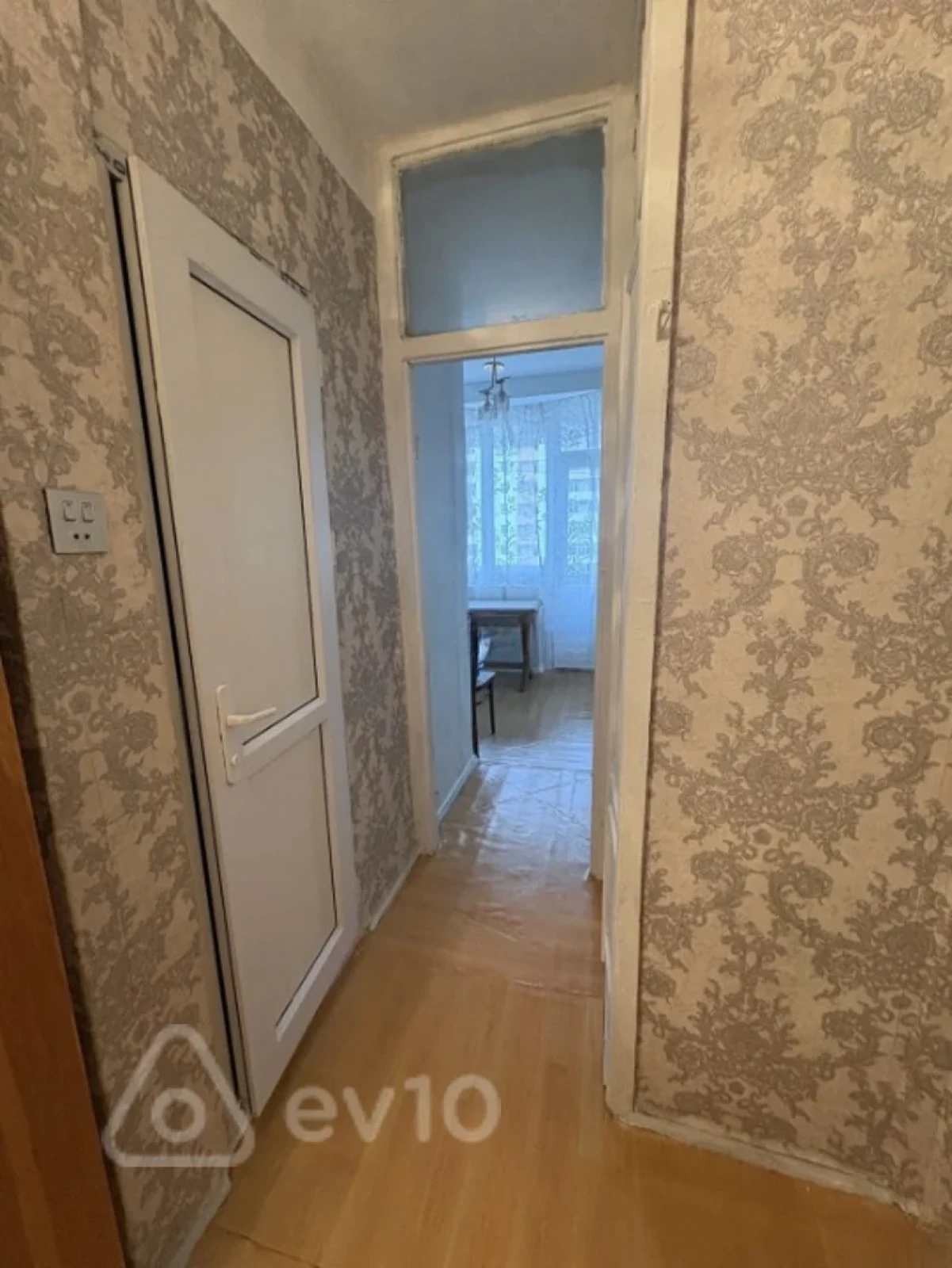 Satılır 2 otaqlı köhnə tikili 45 m²