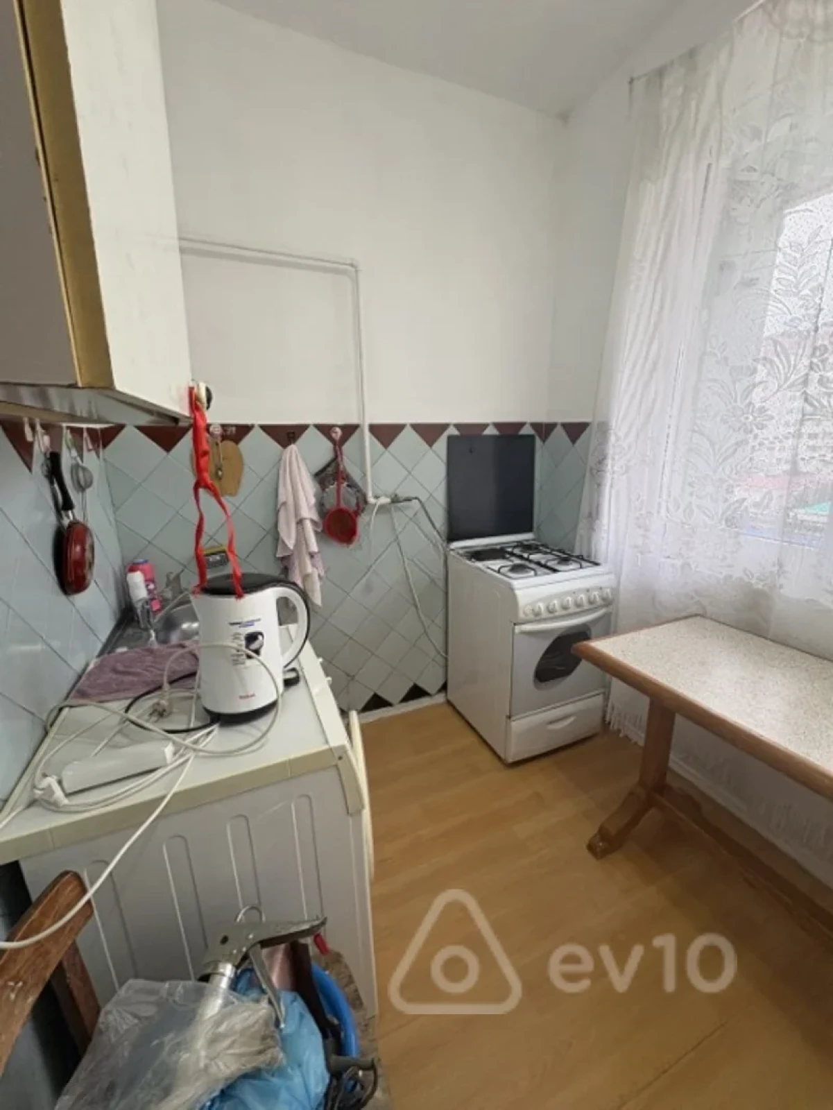 Satılır 2 otaqlı köhnə tikili 45 m²