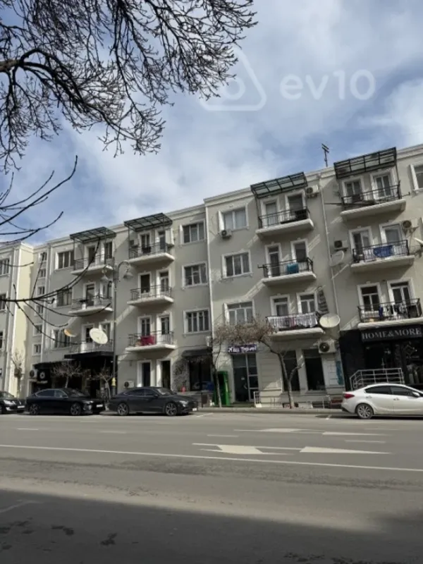 Satılır 2 otaqlı köhnə tikili 45 m²