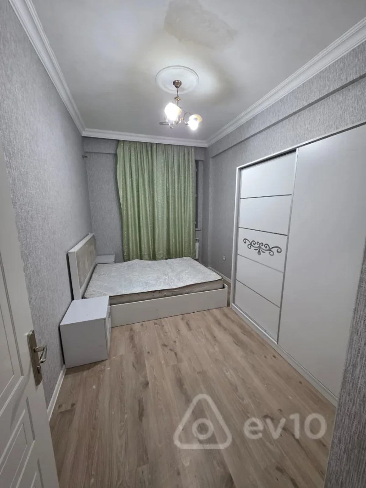 Kirayə verilir 2 otaqlı yeni tikili 68 m²