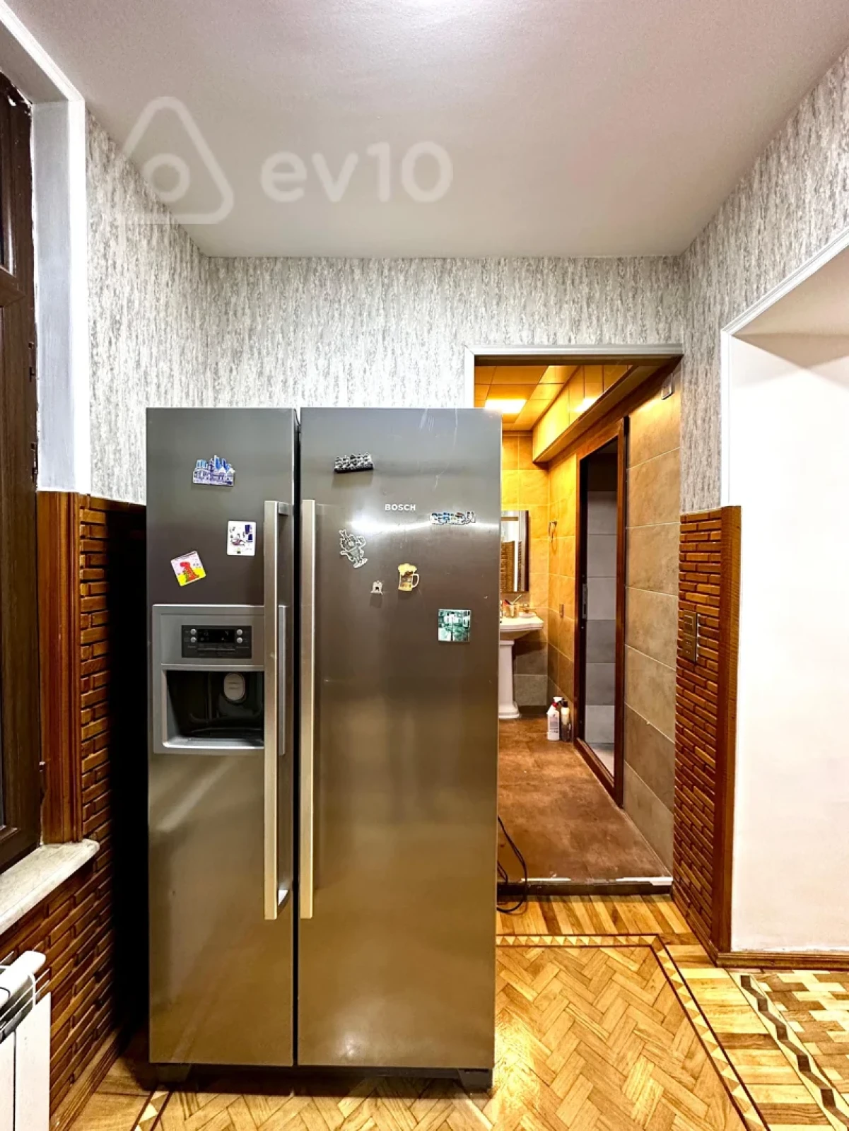 Satılır 6 otaqlı köhnə tikili 220 m²