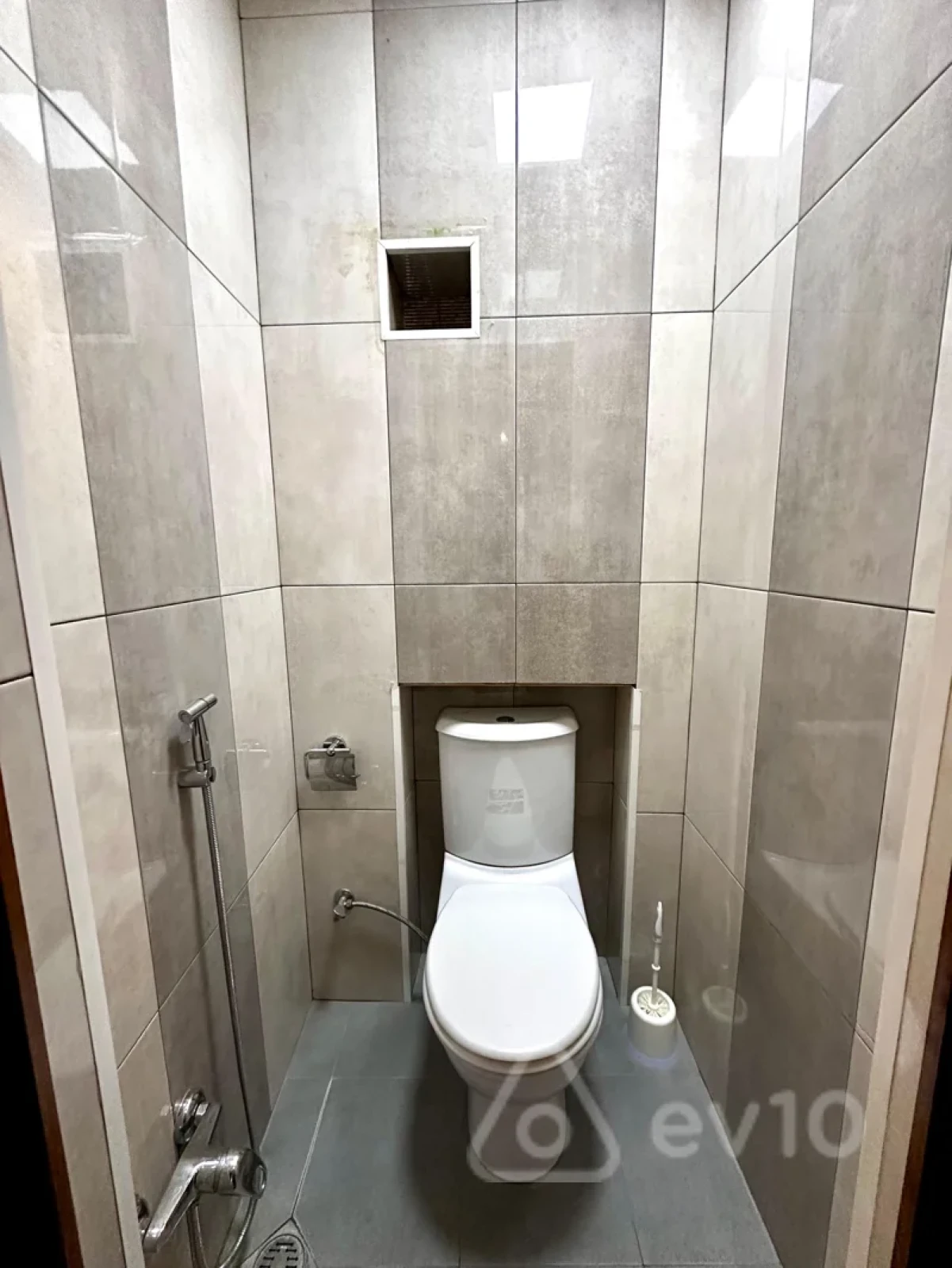 Satılır 6 otaqlı köhnə tikili 220 m²