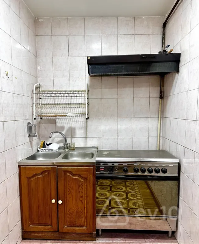 Satılır 6 otaqlı köhnə tikili 220 m²