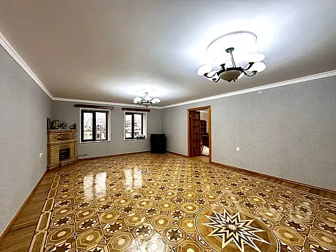 Satılır 6 otaqlı köhnə tikili 220 m² — Bakı, Səbail 6 otaq 220.00 m²