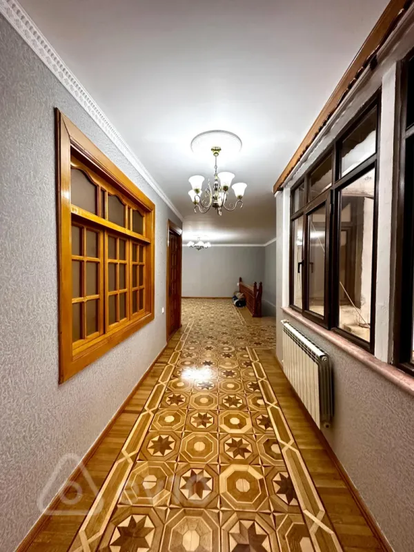 Satılır 6 otaqlı köhnə tikili 220 m²