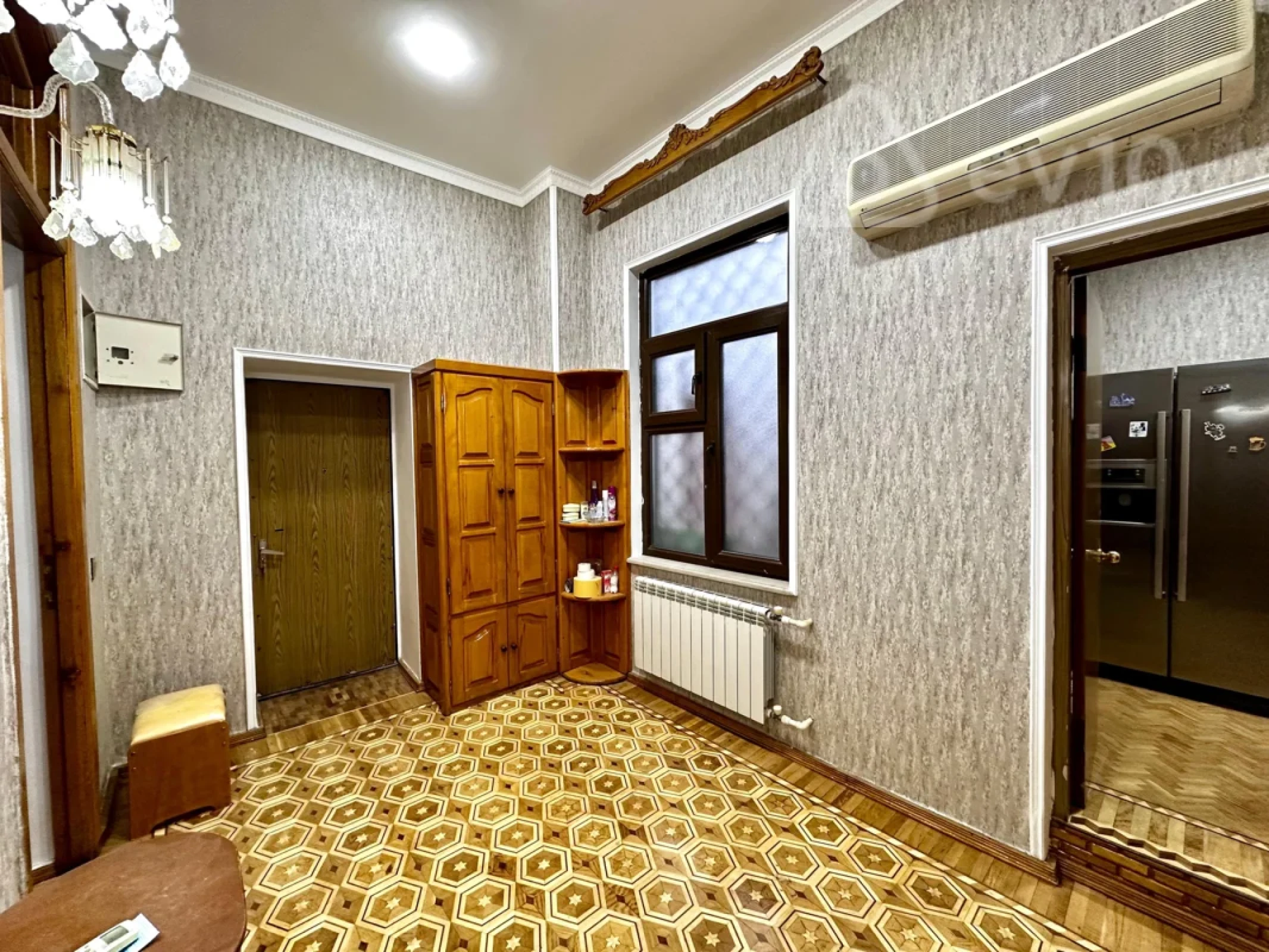 Satılır 6 otaqlı köhnə tikili 220 m²