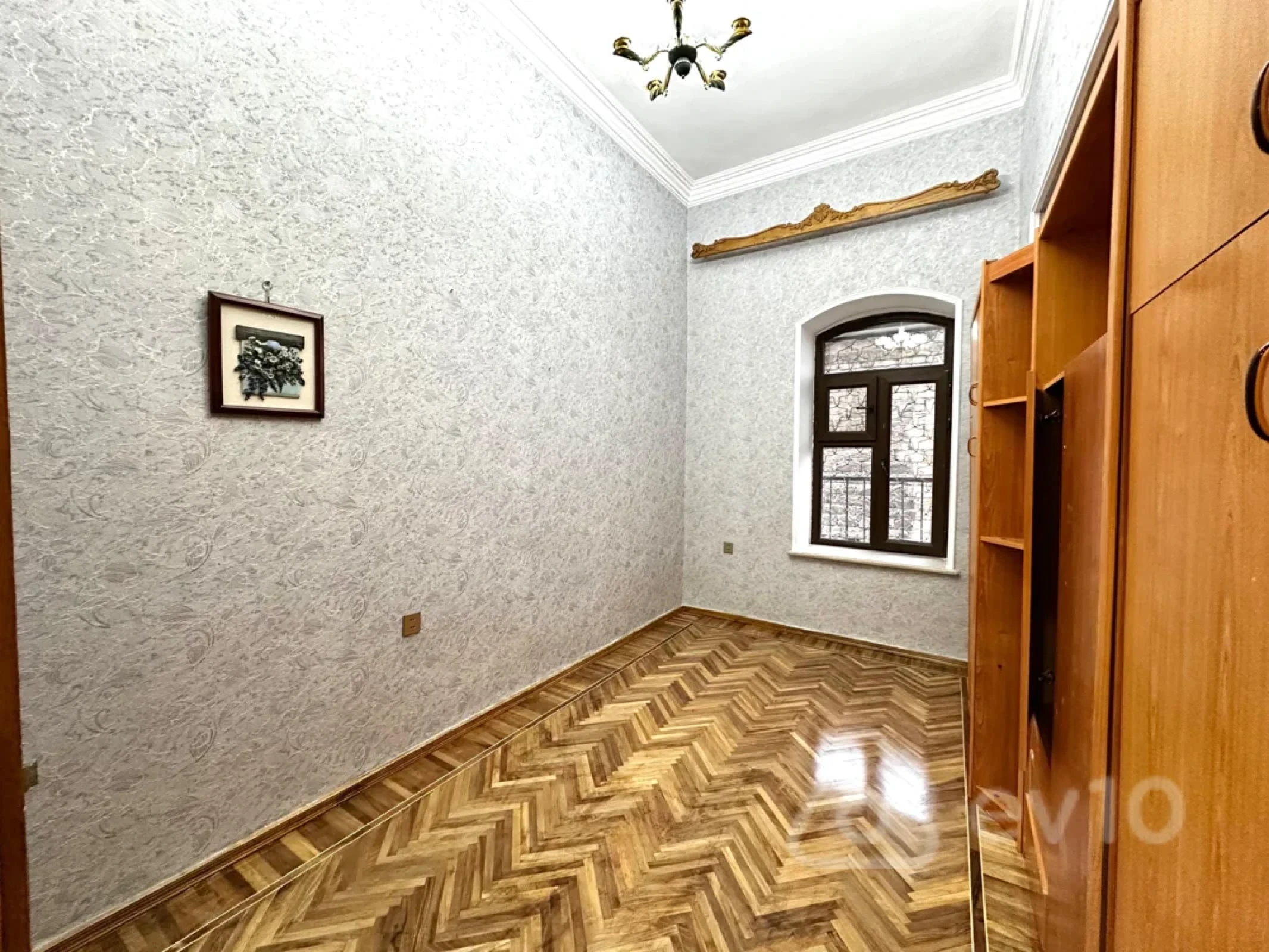 Satılır 6 otaqlı köhnə tikili 220 m²