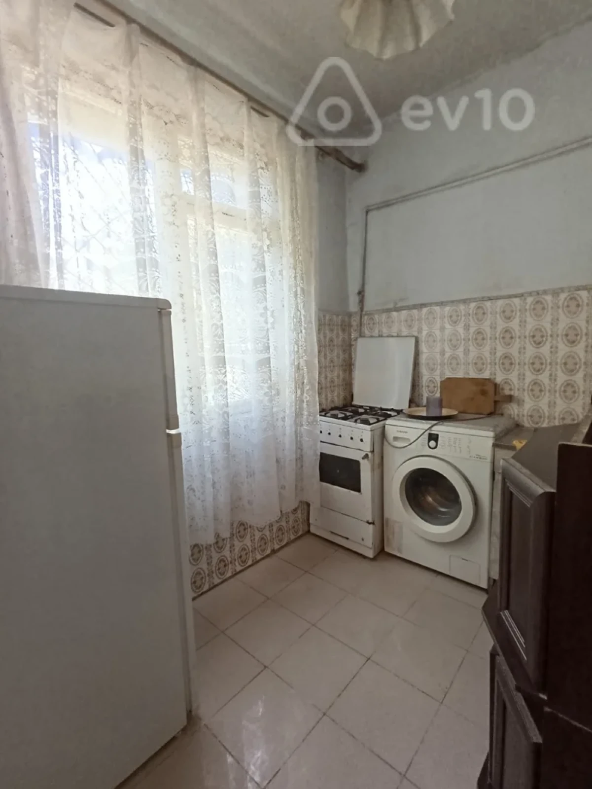 Kirayə verilir 2 otaqlı köhnə tikili 40 m²