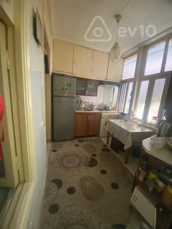 Kirayə verilir 3 otaqlı köhnə tikili 75 m²