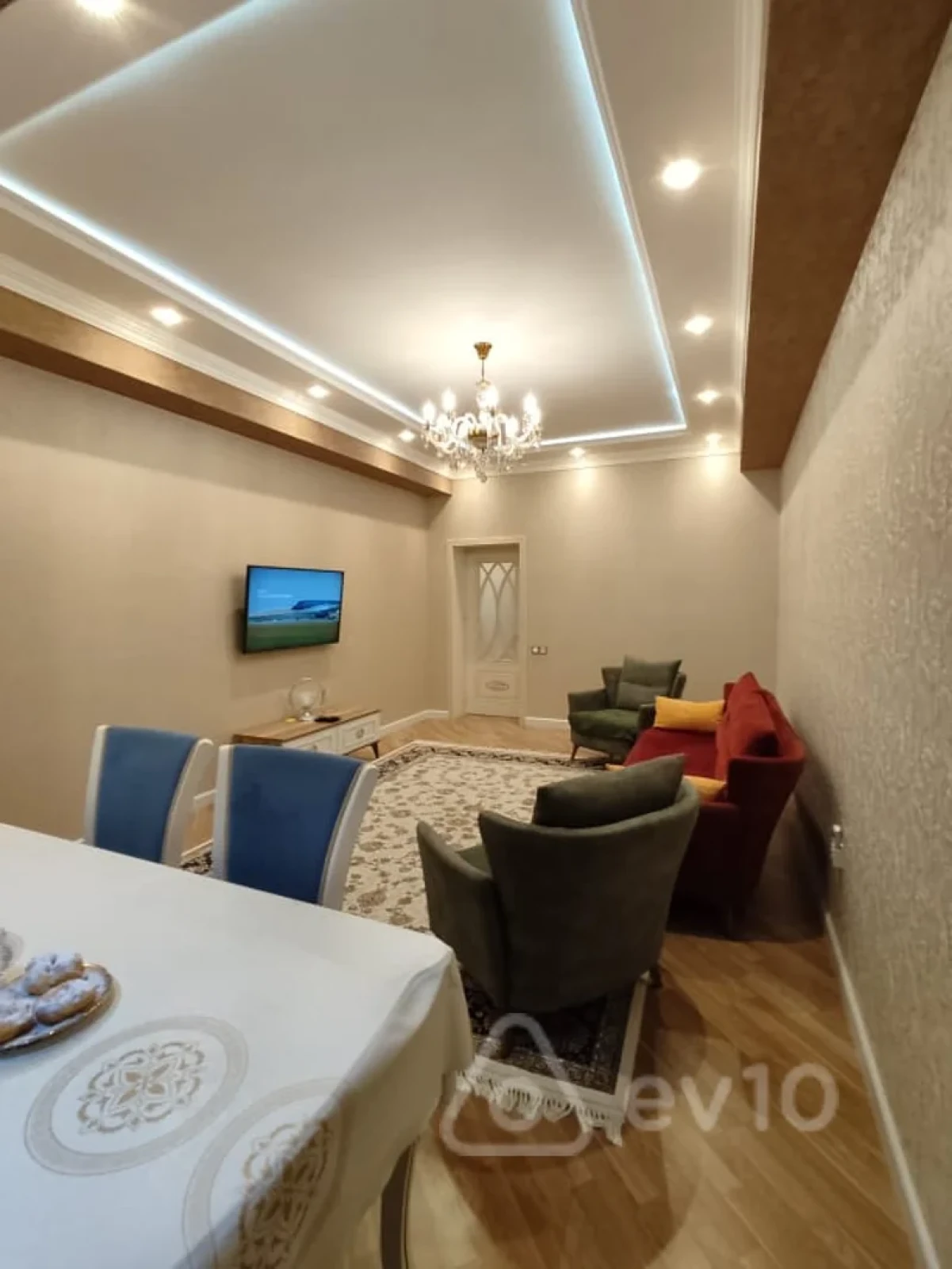 Kirayə verilir 2 otaqlı yeni tikili 65 m²