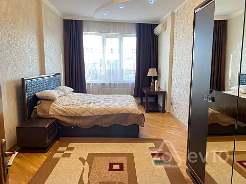 Kirayə verilir 2 otaqlı yeni tikili 105 m²