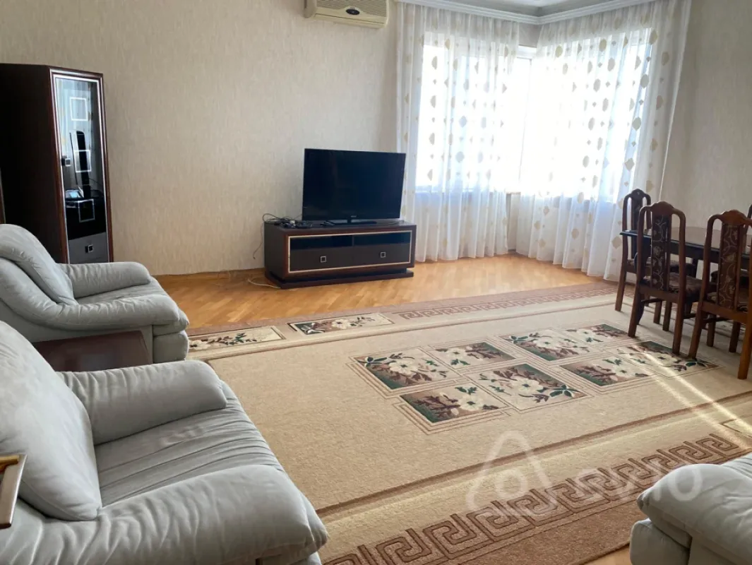 Kirayə verilir 2 otaqlı yeni tikili 105 m²