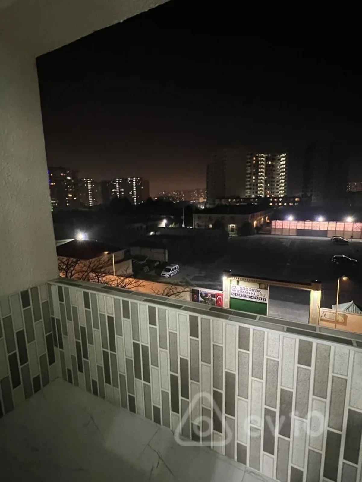 Kirayə verilir 3 otaqlı yeni tikili 133 m²