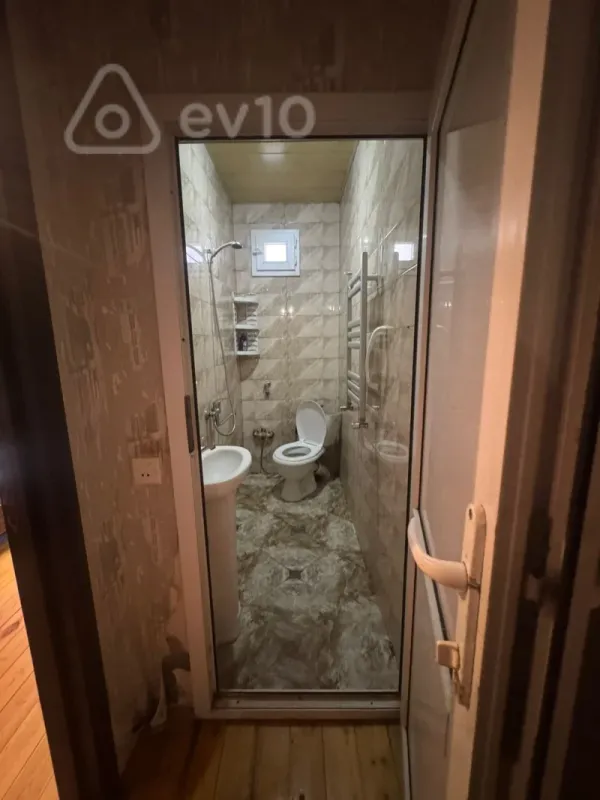 Kirayə verilir 2 otaqlı həyət evi 44 m²