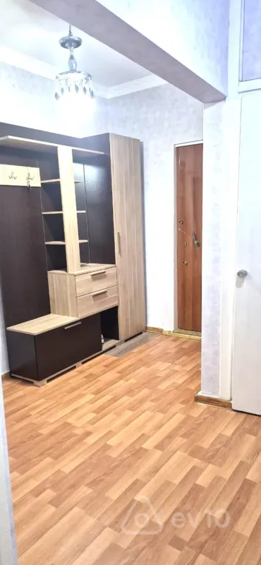 Kirayə verilir 3 otaqlı köhnə tikili 85 m²