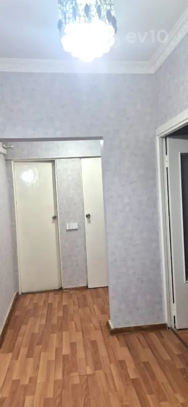 Kirayə verilir 3 otaqlı köhnə tikili 85 m²