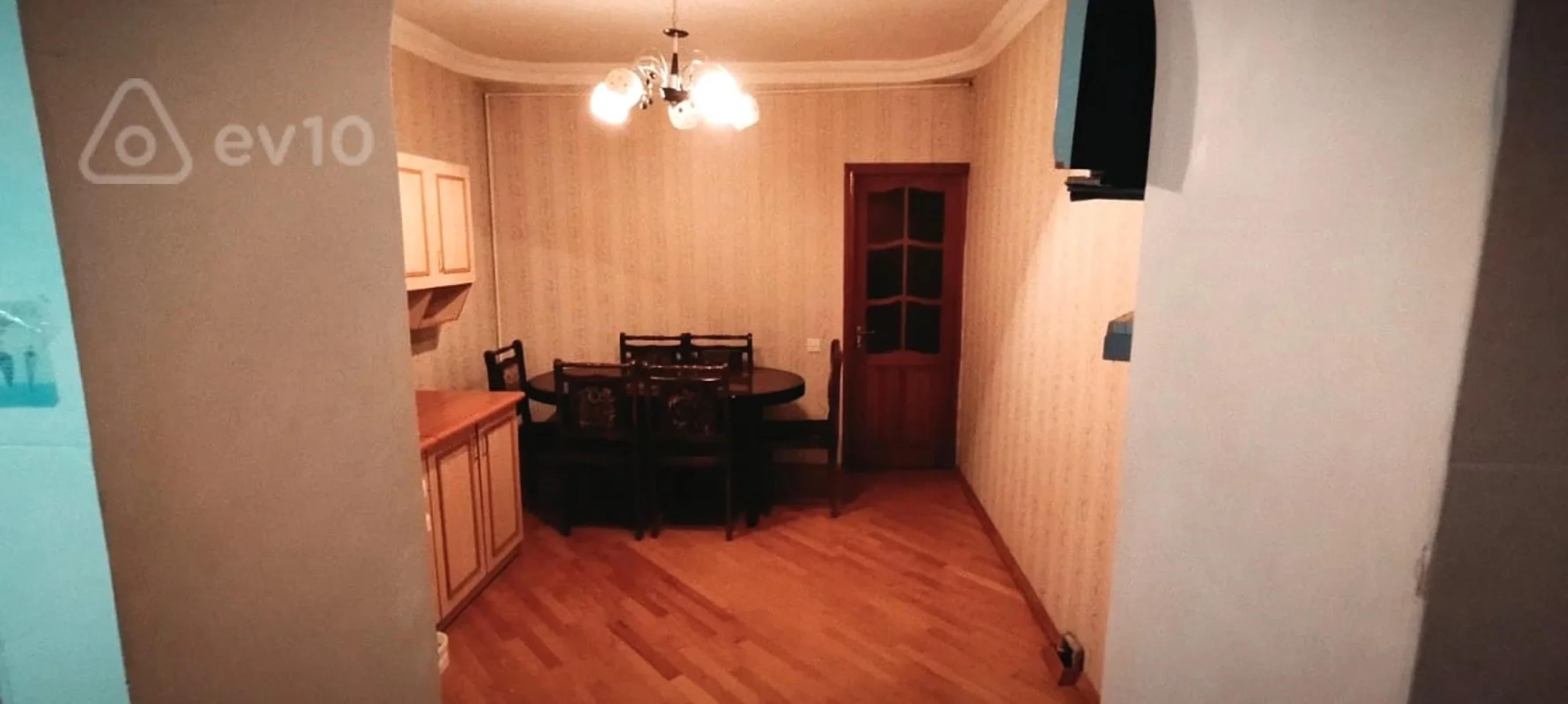 Kirayə verilir 2 otaqlı köhnə tikili 65 m²