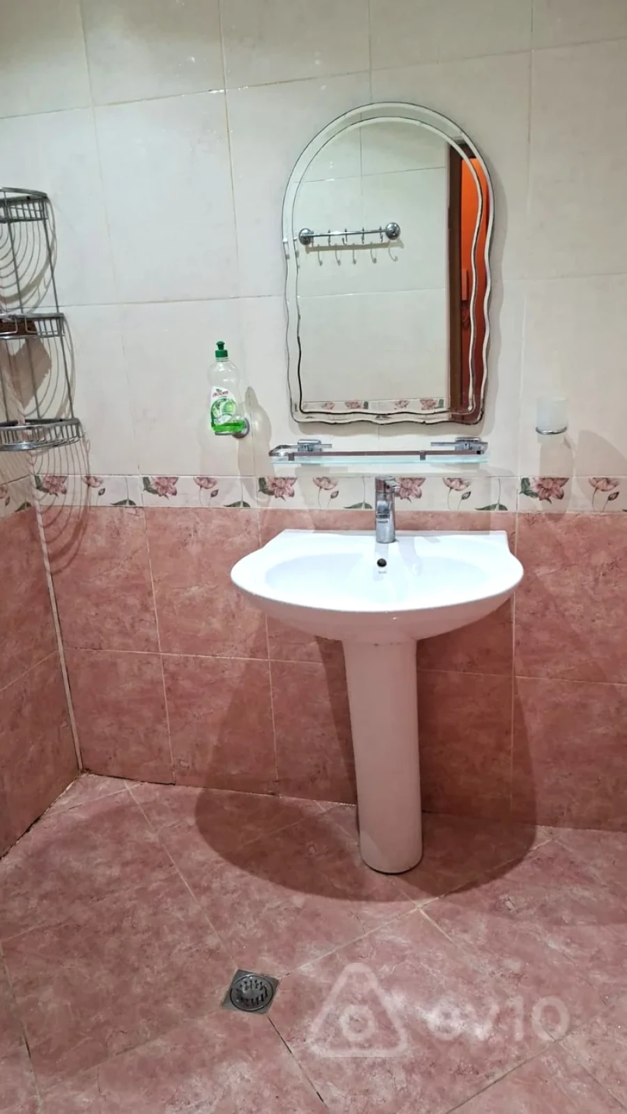 Kirayə verilir 2 otaqlı köhnə tikili 65 m²