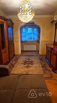 Kirayə verilir 2 otaqlı köhnə tikili 65 m²