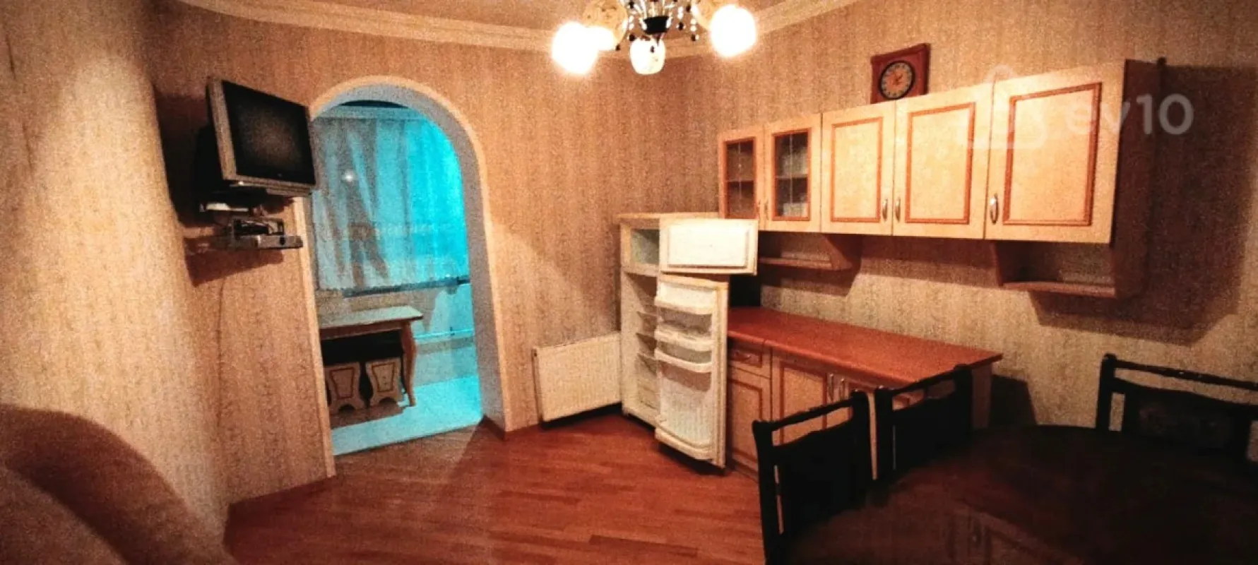 Kirayə verilir 2 otaqlı köhnə tikili 65 m²