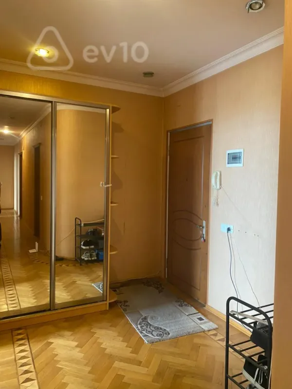 Kirayə verilir 3 otaqlı yeni tikili 124 m²