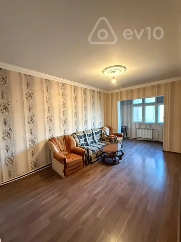 Kirayə verilir 3 otaqlı köhnə tikili 85 m²