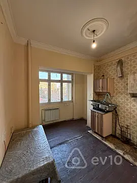 Kirayə verilir 3 otaqlı köhnə tikili 85 m²