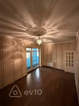 Kirayə verilir 3 otaqlı köhnə tikili 85 m²