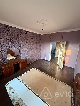Kirayə verilir 3 otaqlı köhnə tikili 85 m²