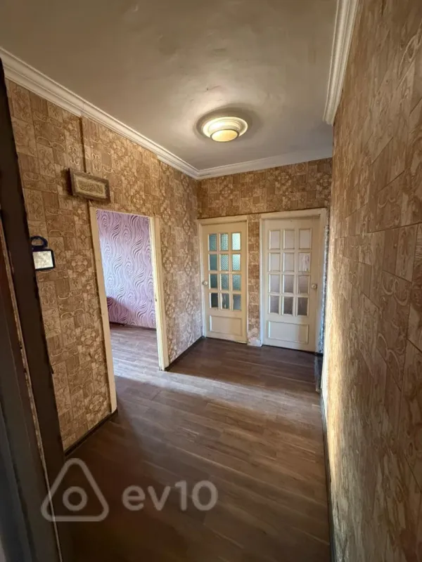 Kirayə verilir 3 otaqlı köhnə tikili 85 m²