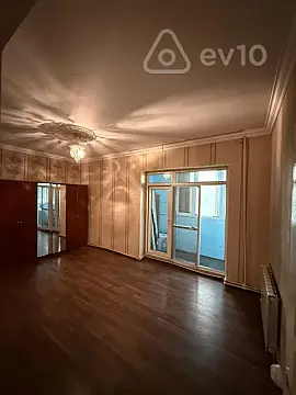 Kirayə verilir 3 otaqlı köhnə tikili 85 m²