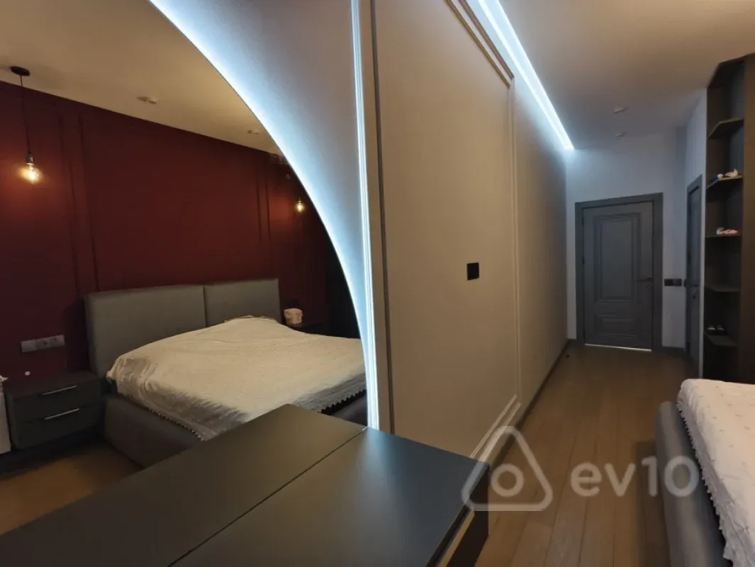 Satılır 3 otaqlı yeni tikili 158 m²