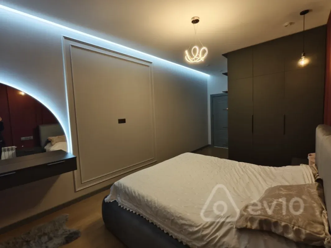 Satılır 3 otaqlı yeni tikili 158 m²