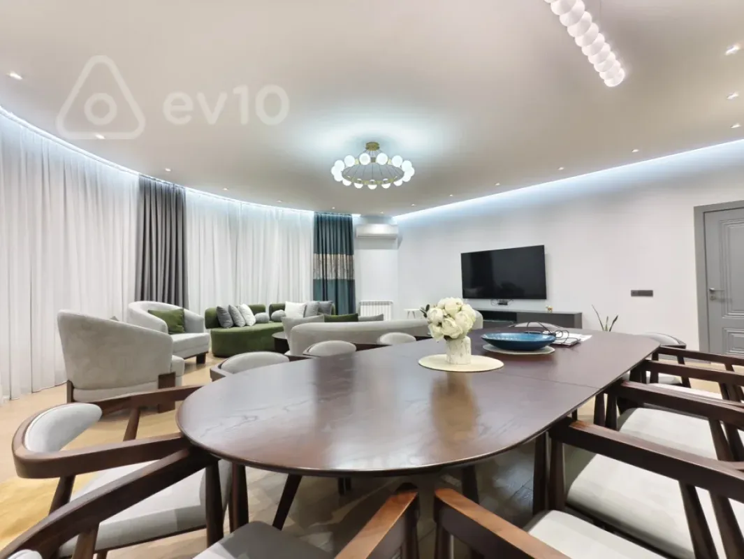 Satılır 3 otaqlı yeni tikili 158 m²