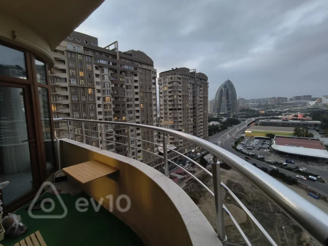 Satılır 3 otaqlı yeni tikili 158 m²